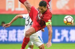 开云体育登录-上港客场逼平广州富力，保持不败战绩