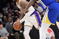 开云在线直播-100T爆冷C9，Tian三分雨点燃全场的简单介绍