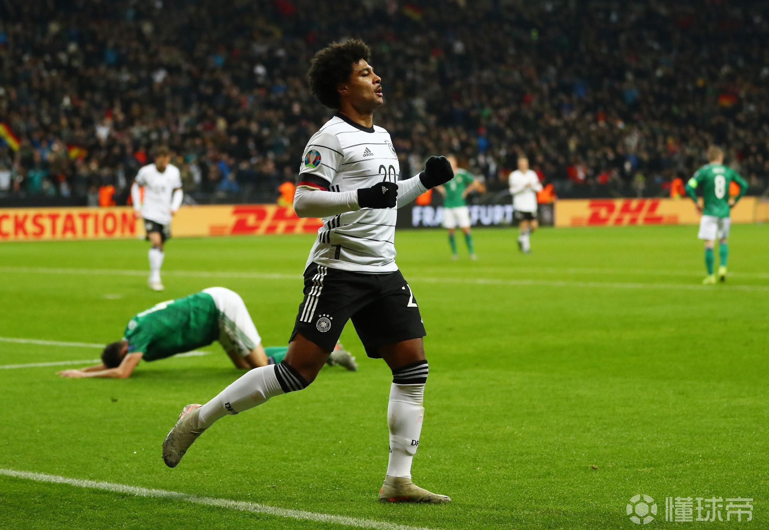 关于瑞典逆转波兰,格纳布里完成帽子戏法的信息 关于瑞典逆转波兰,格纳布里完成帽子戏法的信息