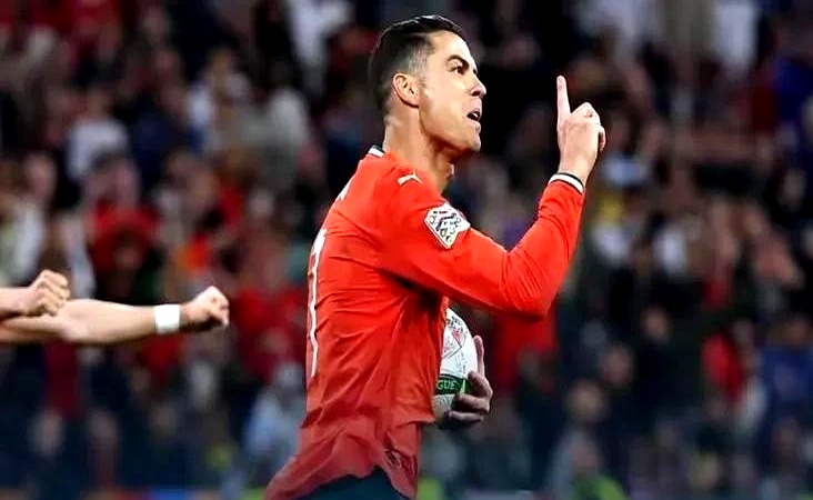 包含C罗点球大战制胜,门将哭着跪倒在草坪!!的词条 包含C罗点球大战制胜,门将哭着跪倒在草坪!!的词条