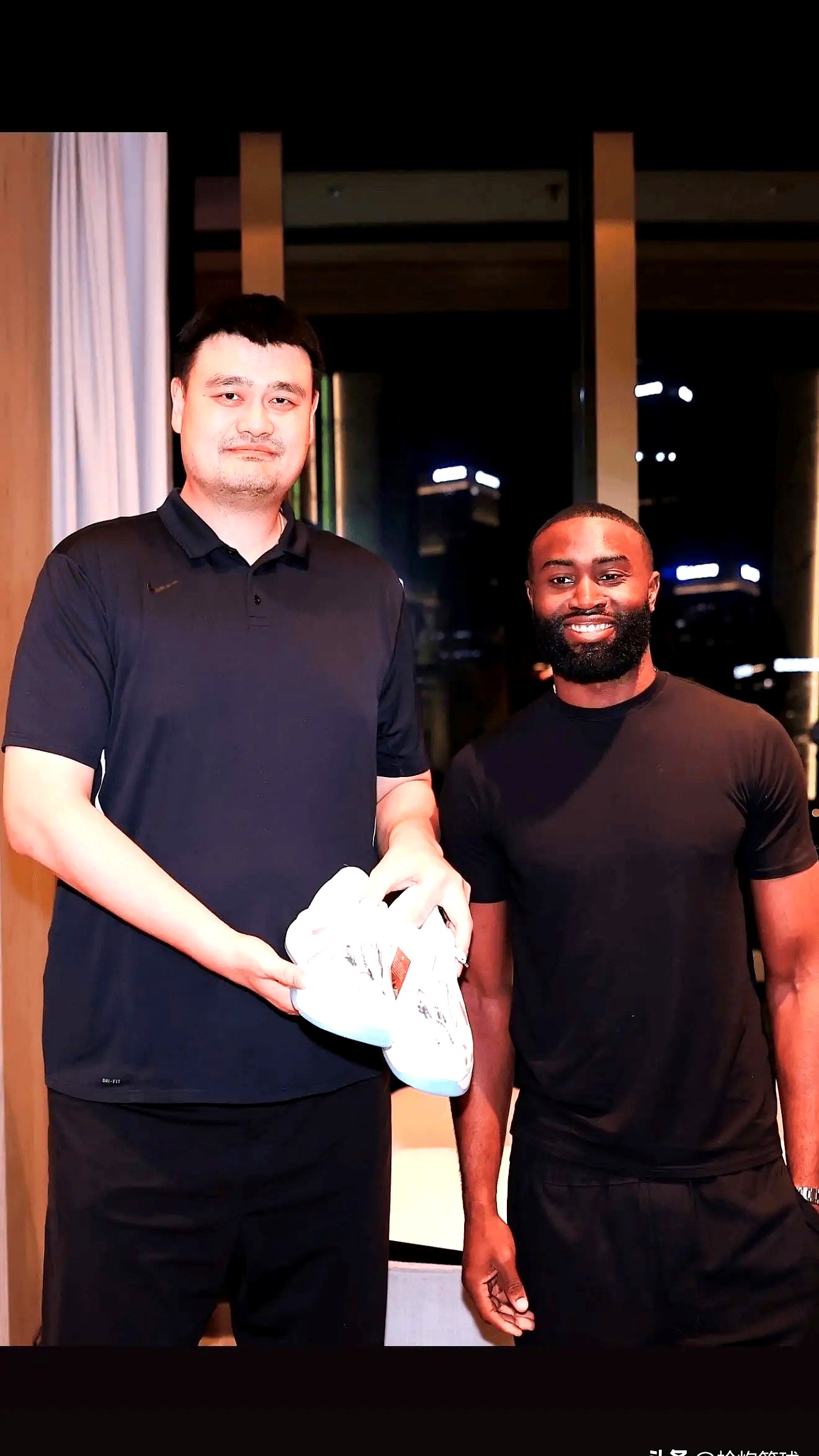 勇士血洗中国男篮，杰伦·布朗绝境逆转的简单介绍