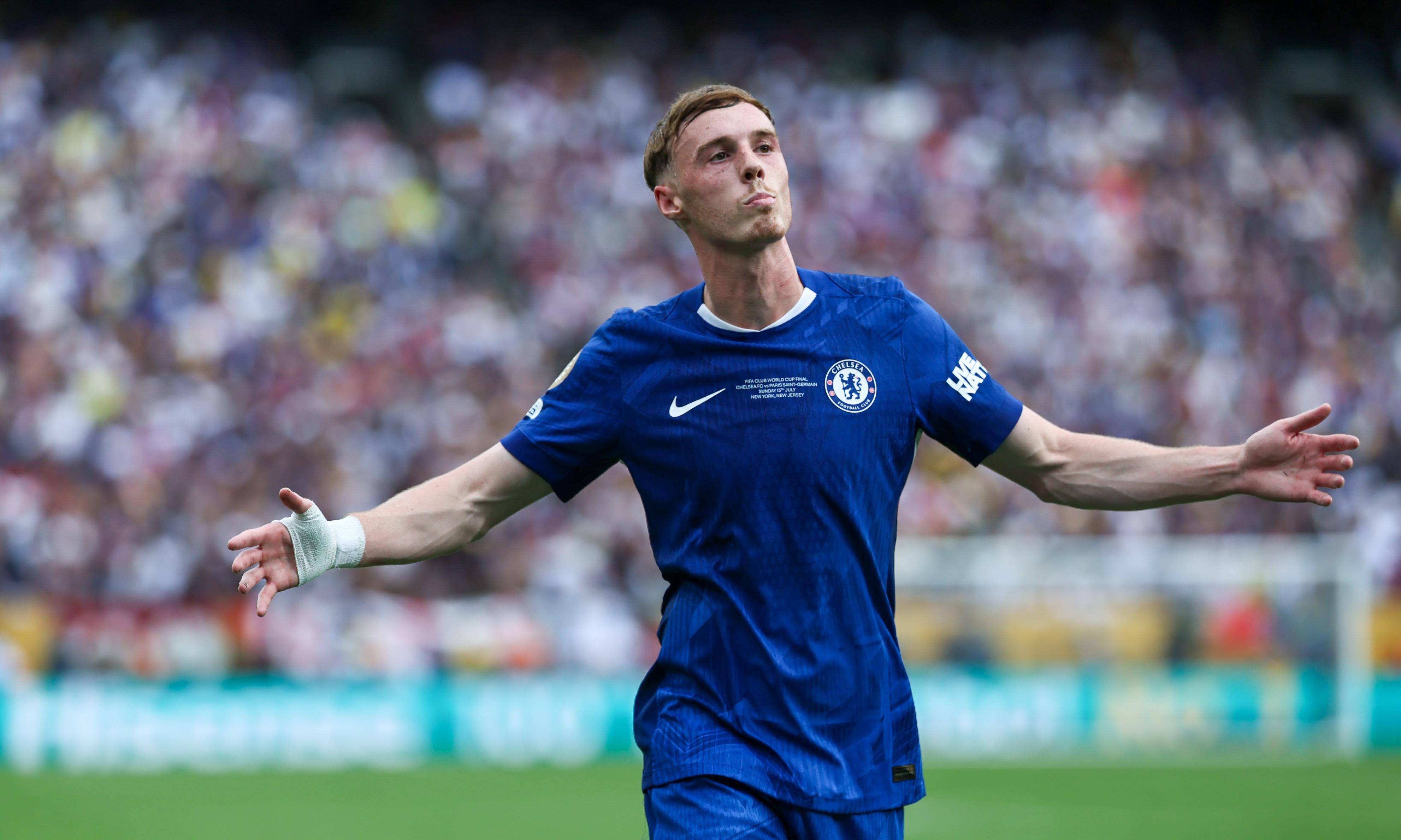 包含切尔西主帅确认伤愈归队，重返训练场备战联赛的词条