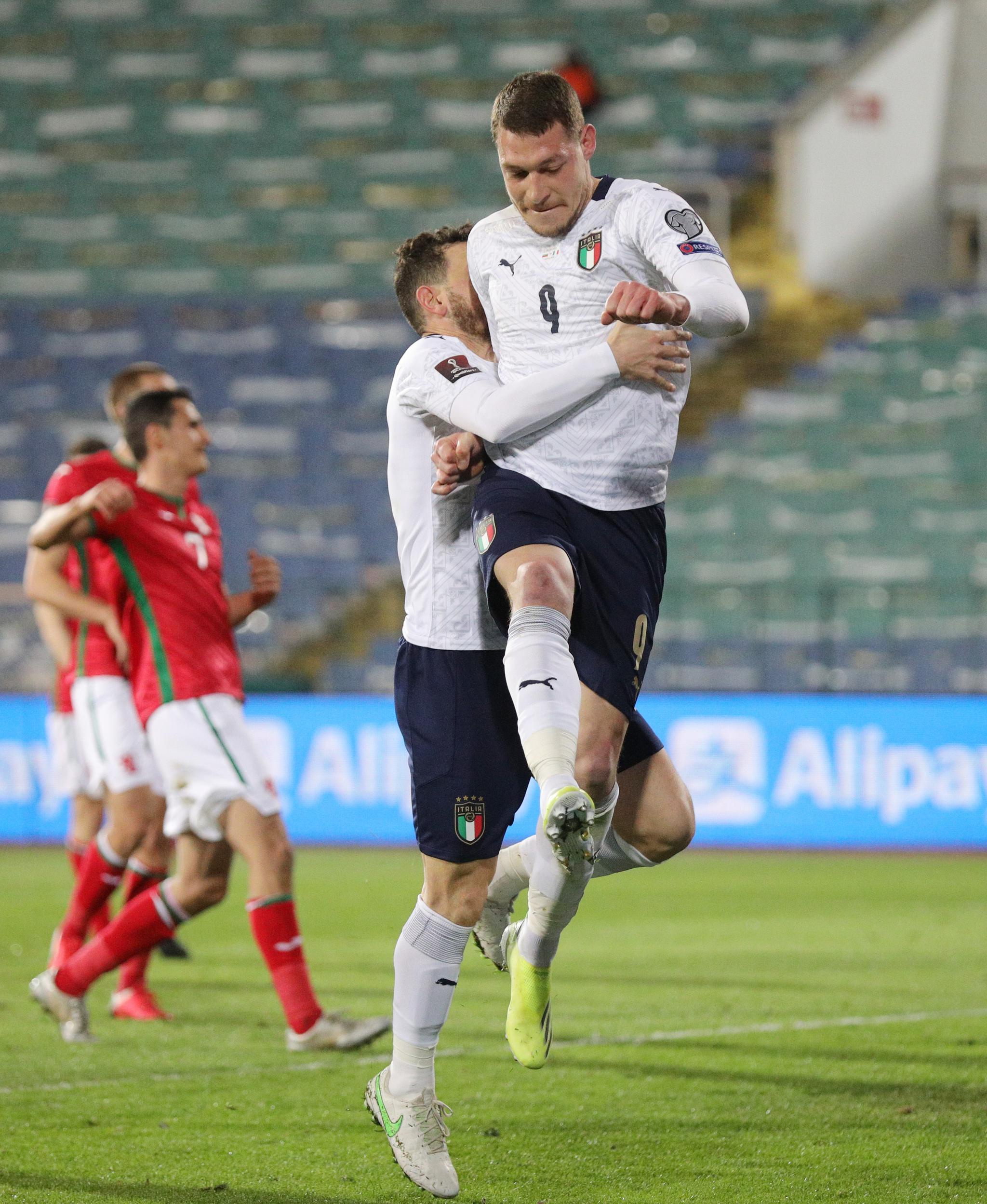 奥地利胜保加利亚，艰难突围小组的简单介绍