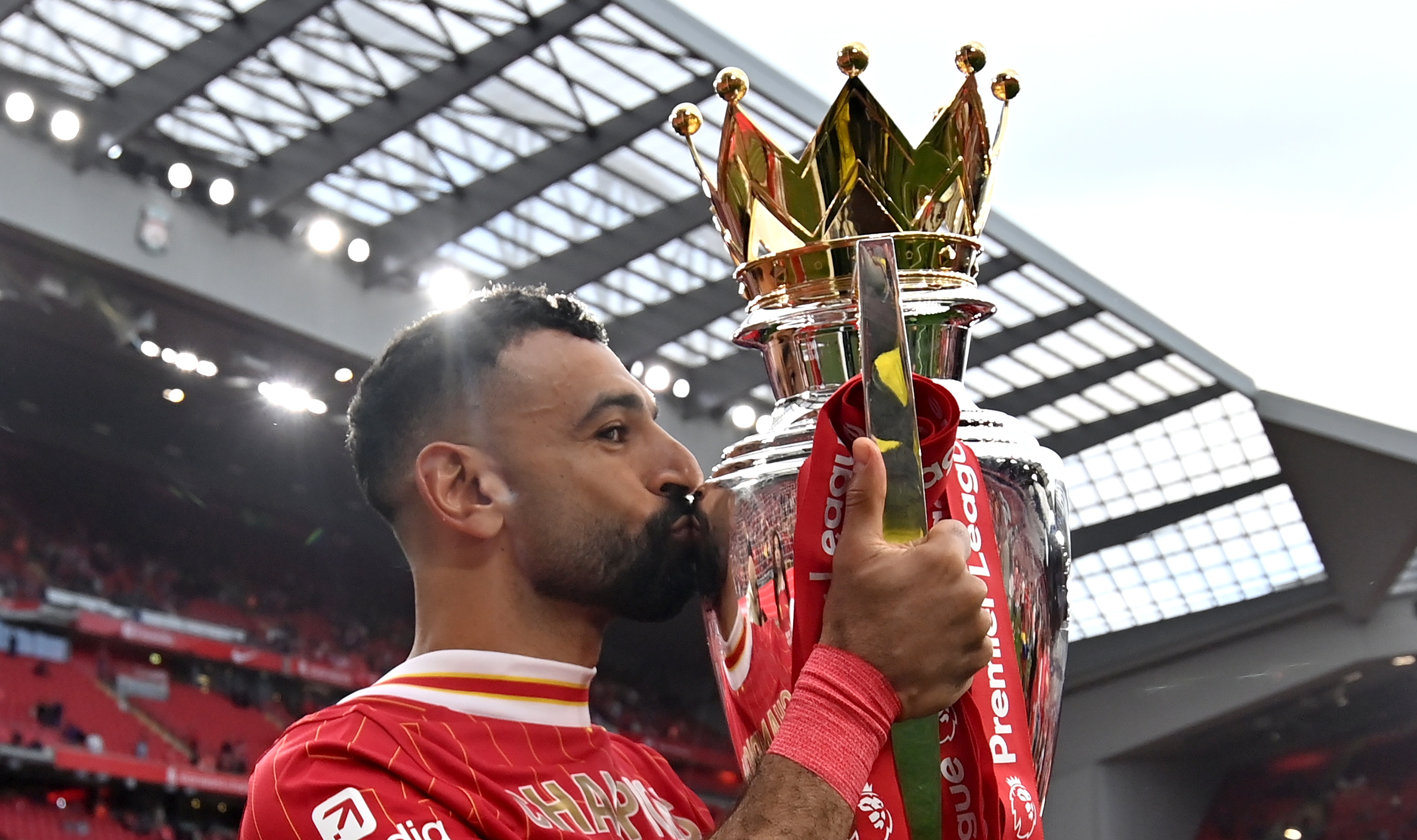 包含利物浦豪取主场胜利，豪取连胜的词条