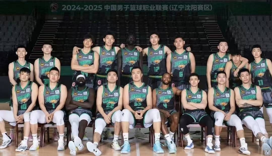 辽宁队士气高昂，豪取上海男篮