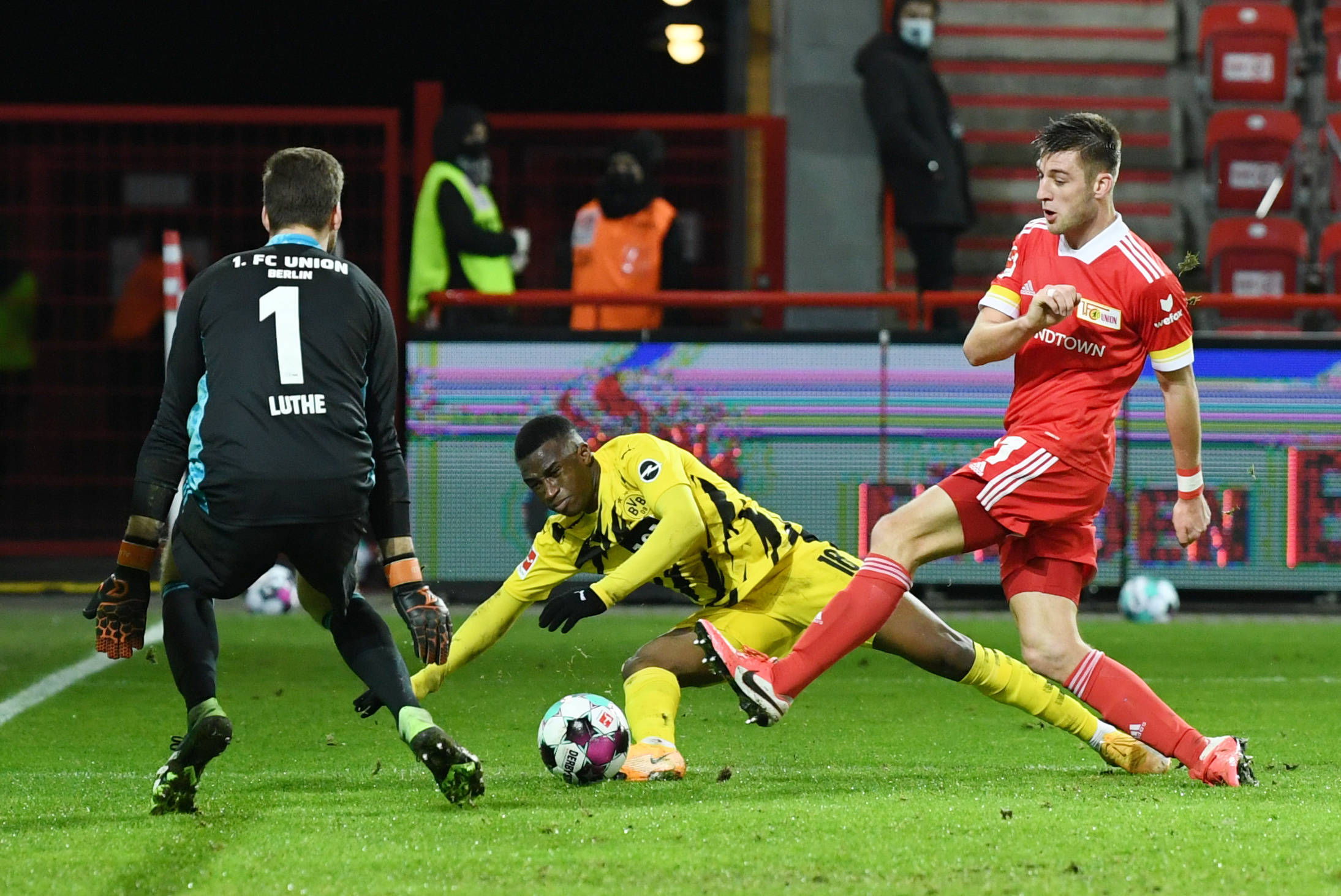 土耳其绝杀多特蒙德，皮克惊艳四座的简单介绍