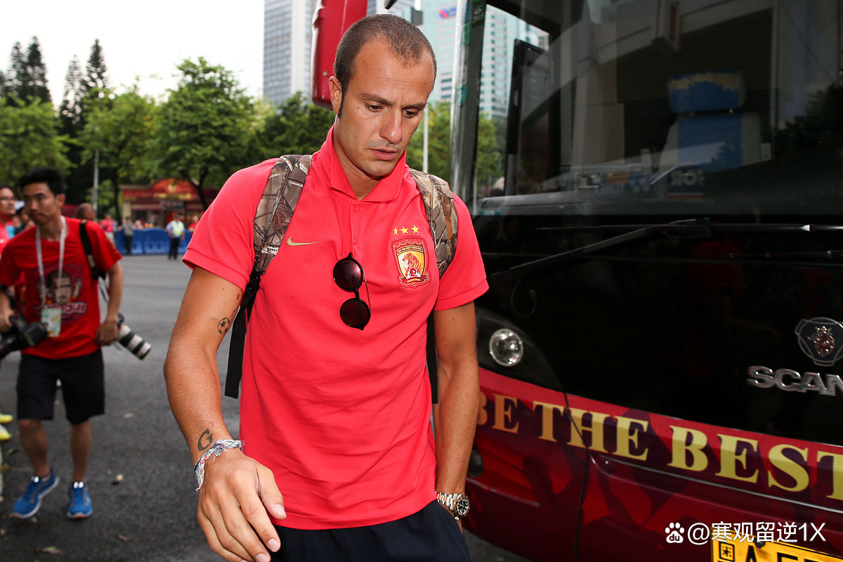 国际米兰血洗瑞典,莱万爆发神勇 国际米兰血洗瑞典,莱万爆发神勇