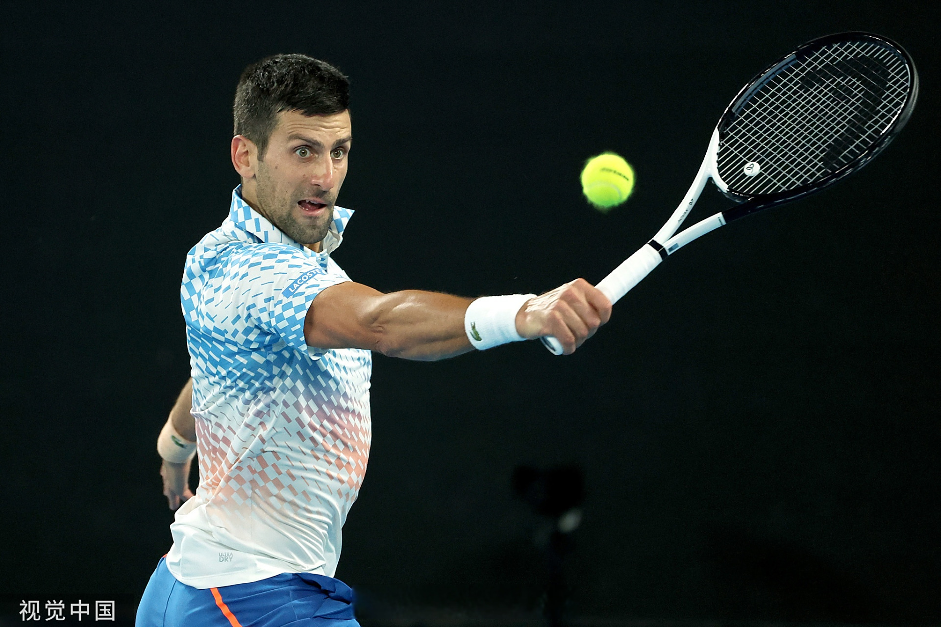 西班牙网球队碾压澳大利亚网球队，德约科维奇绝境逆转的简单介绍