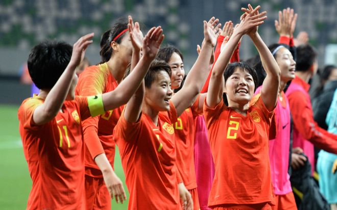 关于英格兰羽毛球队血洗韩国羽毛球队，谌龙完成帽子戏法的信息